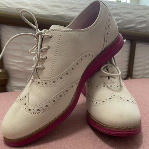 Cole Haan  Women's ØriginalGrand Wingtip Oxford